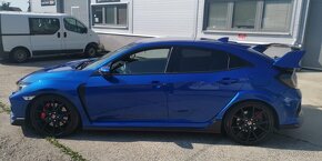 Predeam krasnu Hondu Civici type - R rv.2018 - 3