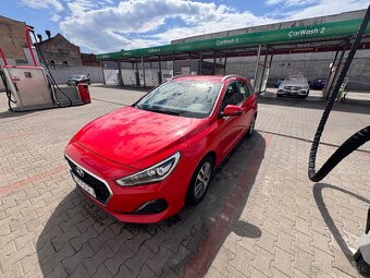 Predám Hyundai i30 1,4 T-GDI 140 COMBI STYLE. - 3