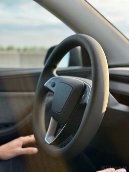 Prenájom Tesla Model Y Juniper RWD 2025 – štýl, výkon a tech - 3