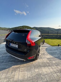 Predám VOLVO XC60 T6 3.0 V6 210 kW AWD Summum Geartronic - 3