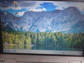 Predám Fujitsu Siemens Amilo L7310W - 3