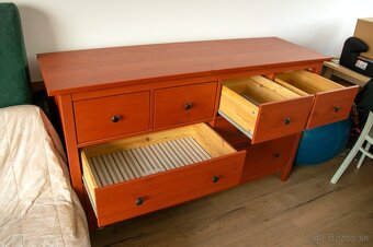 Komoda Ikea Hemnes, originálna červeno-hnedá farba - 3
