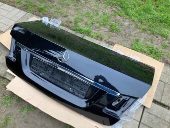Zadné kufrové dvere na Mercedes w212 - 3