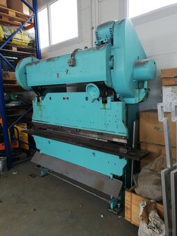 Ohraňovací lis - 3