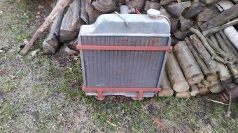 Predám na Zetor 6911 chladič. - 3