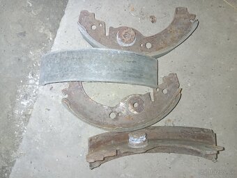 Predám predné zásterky Škoda 105,120,130 - 3