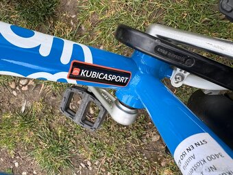 Predám detský bicykel WOOM 3 modrý s doplnkami. - 3