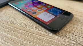 Apple iPhone SE 2020 black 128GB - nová batéria - 3