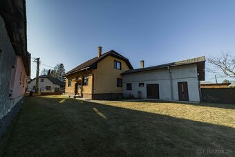 Zaujímavý rodinný dom v obci Mošovce - 3