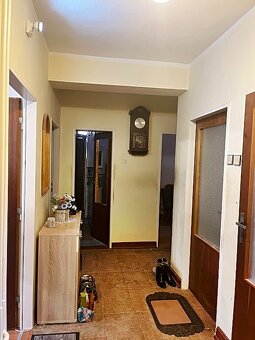 Rodinný dom (2 bytové jednotky) s pozemkom pri B. Bystrici - 3