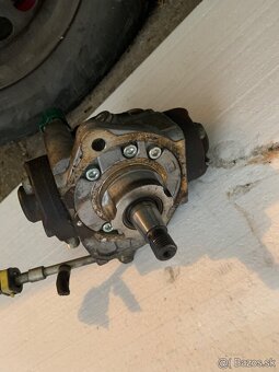 Vstrekovacie čerpadlo Opel Astra J 1.7 CDTi 55586500 - 3