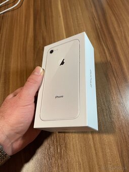 iPhone 8 Silver 64GB - 3