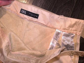 Zara neskutočná koženková sukňa luxusná a jemná veľ. 40 - 3