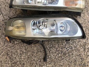 Predam Xenony Volvo V70, S60 - 3