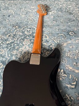FENDER SQUIER CLASSIC VIBE JAGUAR BASS + extra pickguard - 3