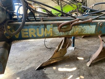 Predám pluhy Overum DL6108H - 3