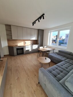 Na prenájom 3-izbový byt s balkónom a parkovacím miestom - 3