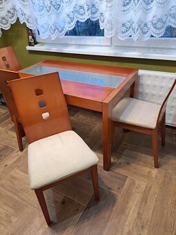 Kuchynský stôl a stoličky - 3