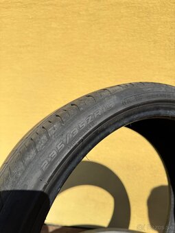 235/35 ZR19 letné - 3