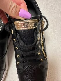 Čierne členkové topánky s opätkom zn. GUESS originál - 3