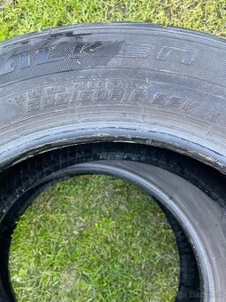 Predám pneu 205/60 R16 2ks - 3