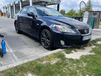 Predám Lexus IS 220d NEPOJAZDNE - 3