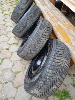 Zimné pneumatiky 185/65 na plechových diskoch R15  4x108 - 3