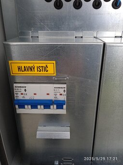 ELEKTROMEROVÝ ROZVÁDZAČ - 3