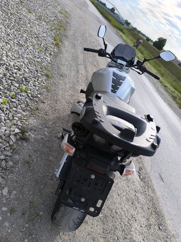 Suzuki gsr 600 - 3