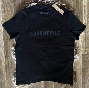Tričko essentials L - 3