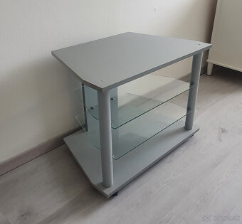 TV stolík na kolieskach - 3
