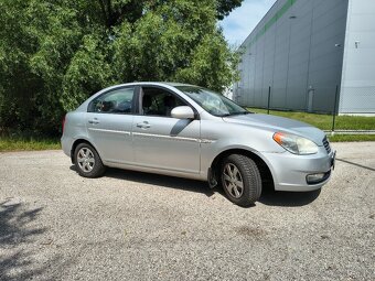 Hyundai Accent CRDI 16V - 3