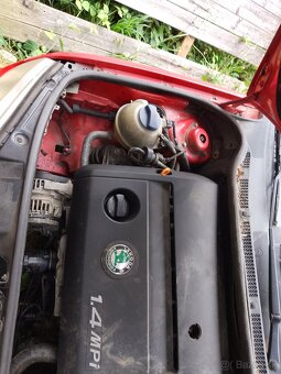 Predám škoda Fabia 1.4 mpi iba celé auto, -rezervovane- - 3