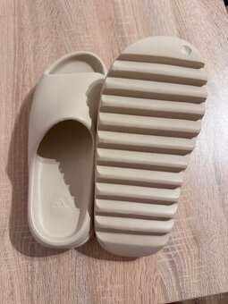 Predám šľapky Adidas Yezze Slide NOVÉ - 3