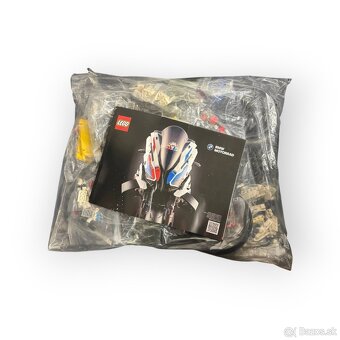 LEGO Technic BMW M 1000 RR (42130) - 3