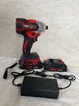 Razový uťahovak, skrutkovač Aku - 3