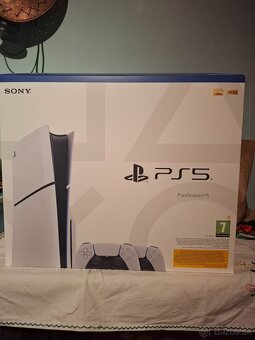 predám ps5 úplne novú hral som na nej cca 2hodky 2r zaruka - 3