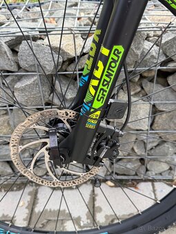 Predám horsky bicykel Genesis Impact 3.0 kolesá 29 - 3