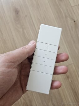 Markíza na baterku so solárnym nabíjaním - 3