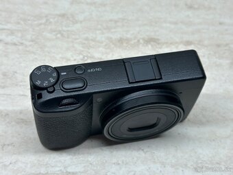 Ricoh GR III - 3