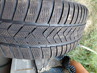 1x zimna Pirelli 245/45R18 - 3