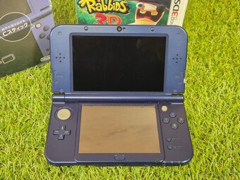 Nintendo New 3DS XL modré, a hra Rabbids 3D - 3
