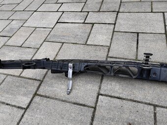 Mercedes vrchný montážny diel chladičov A2476207200 zámok ka - 3