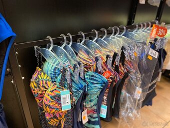 Police do predajne - 3