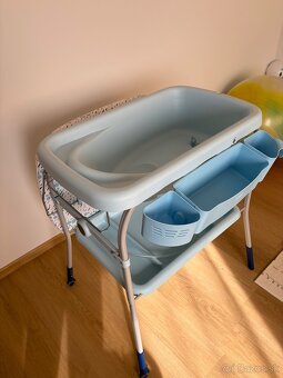 Prebalovací pultík s vaničkou Chicco - 3