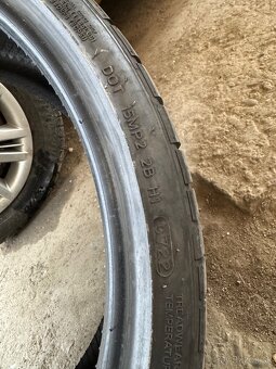 215/35R19 - 3