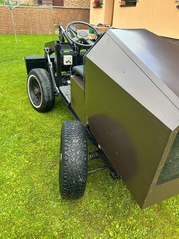 Traktor čelný nakladač - 3