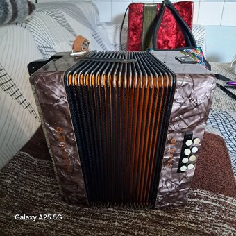 Heligonka Hohner Club IB - 3