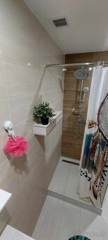 Zrekonštruovaný , elegantný 2-izbový byt s dvomi lodžiami - 3