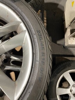 235/45r18 Chrisler 300c - 3